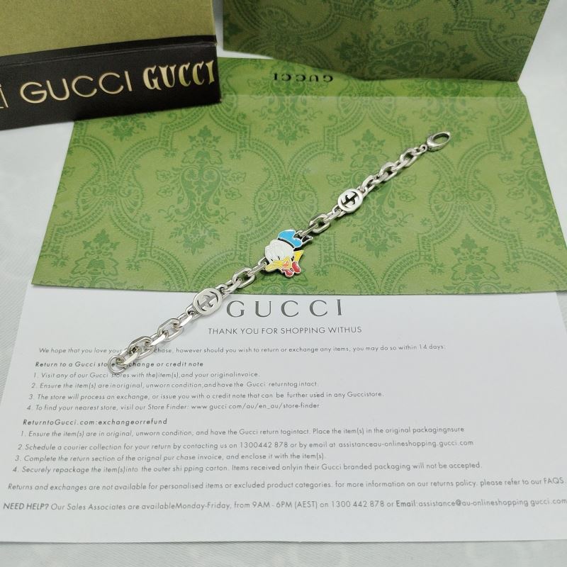 G*u*i bracelets